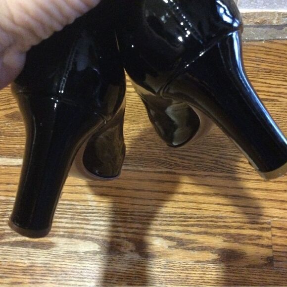 SALVATORE FERRAGAMO Black Patent Leather Pumps Closed Toe Block Heels - Picture 9 of 13